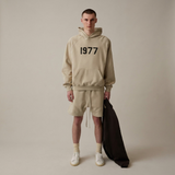 Polerón Fear of God Essentials 1977 Logo Flocado SS22 - Beige