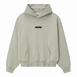 Polerón Fear of God Essentials Classic Fleece Logo Metálico SS25 – Verde Grisáceo