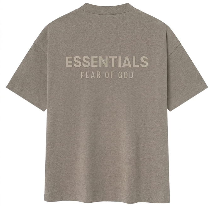 Polera Fear of God Essentials Classic Logo Metálico FW25 - Gris Taupe