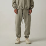 Buzo Fear of God Essentials 1977 Jogger SS22 - Gris Oscuro