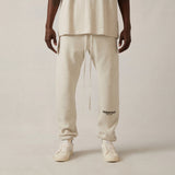 Buzo Fear of God Essentials Jogger SS22 - Gris Claro