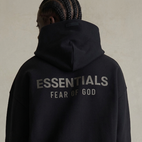 Polerón Fear of God Essentials Classic Fleece Logo Metálico SS25 - Negro